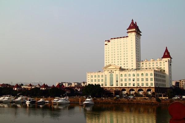 廣州市番禺萊茵花園游艇會(huì) 廣州市番禺萊茵花園游艇會(huì)