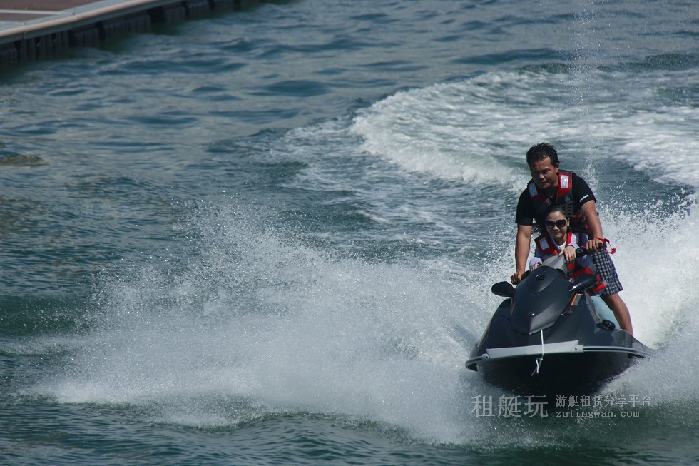 做資深三亞旅游達(dá)人,游艇旅游更時(shí)尚! 做資深三亞旅游達(dá)人,游艇旅游更時(shí)尚!